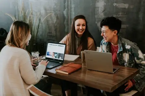 Successful Entrepreneurs Reveal Ways to Balance Work Friendships and Career Growth